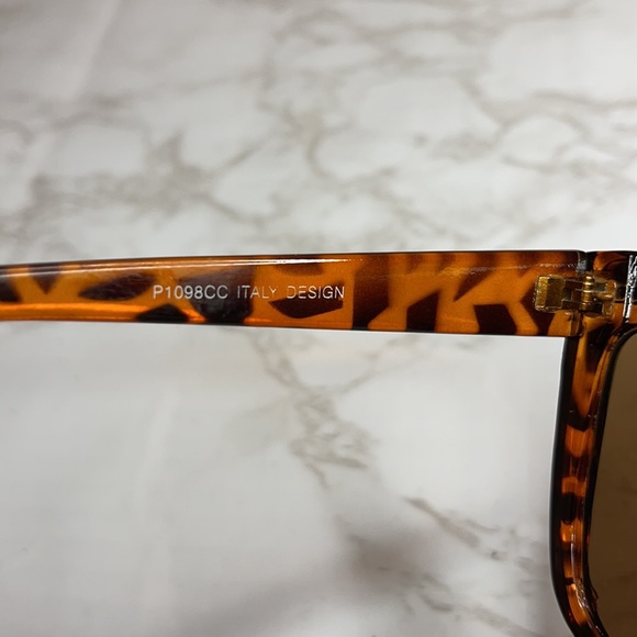 Oversized Tortoise Chained Sunglasses - Picture 9 of 14